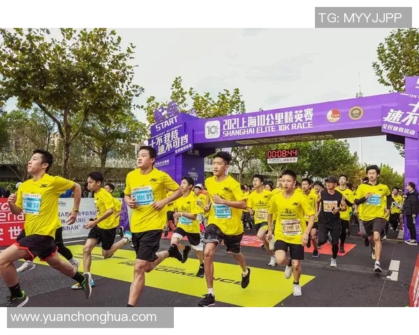 足球巨星亲自出镜演绎广告新潮流 引领运动时尚风潮 足球巨星亲自出镜演绎广告新潮流 引领运动时尚风潮