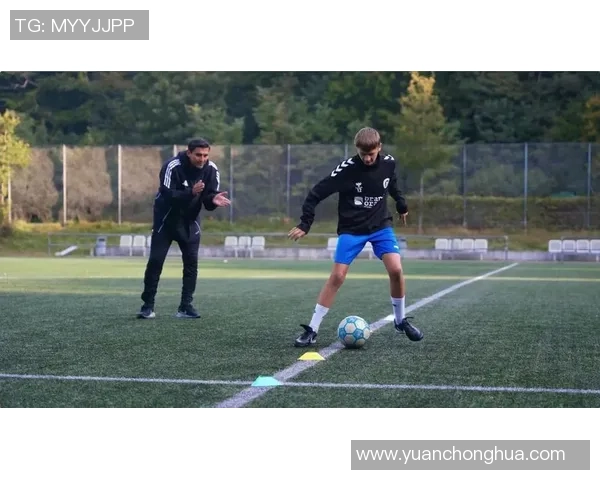 足球球星高速盘带技巧解析速度与精准的完美结合 足球球星高速盘带技巧解析速度与精准的完美结合